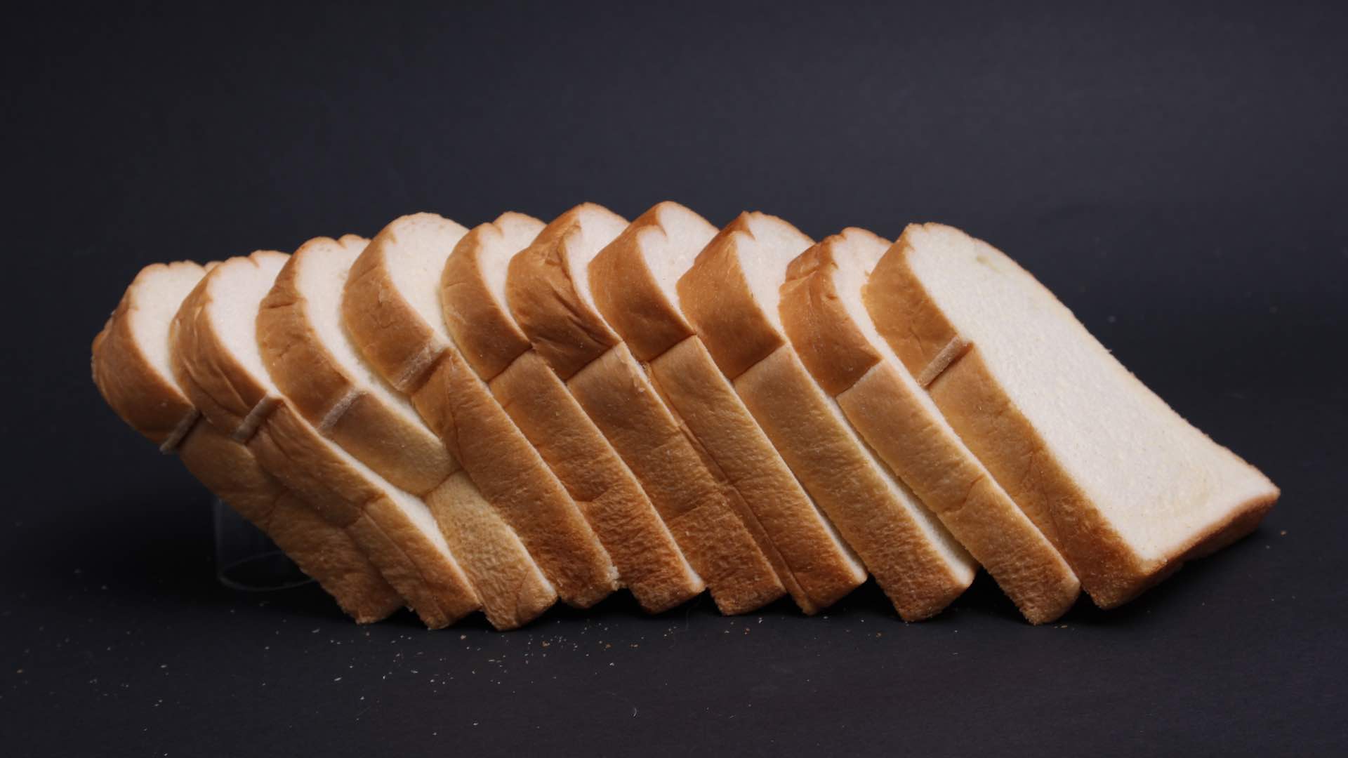 Japanese bread recall amid rat remains discovery